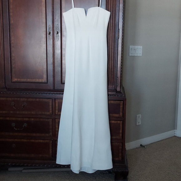 BCBG Max Azaria Winter White Gown - Picture 7 of 7